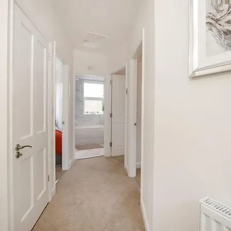 The Burton 3 Bedroom House Sleeps 6 Дом отдыха Йорк