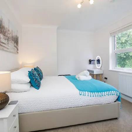 度假居 The Burton 3 Bedroom House Sleeps 6 *
