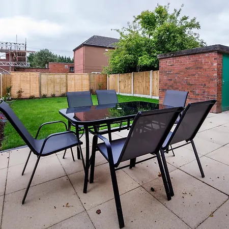 Vakantiehuis The Burton 3 Bedroom House Sleeps 6