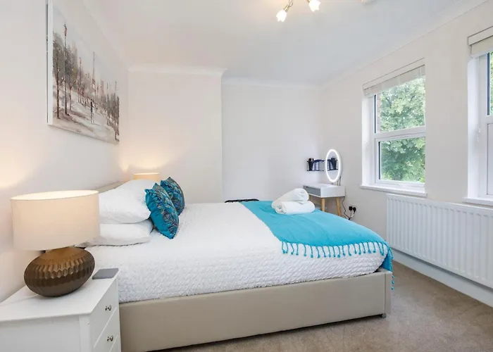 Holiday home The Burton 3 Bedroom House Sleeps 6 *