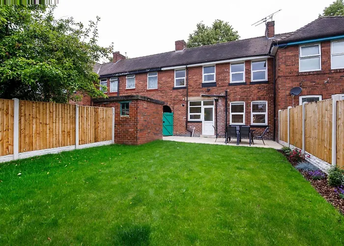 The Burton 3 Bedroom House Sleeps 6 * York