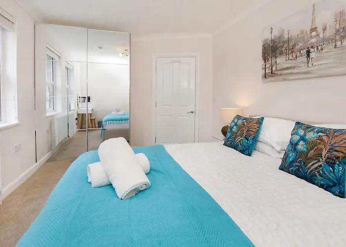 The Burton 3 Bedroom House Sleeps 6 York