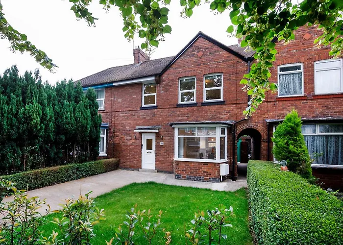 The Burton 3 Bedroom House Sleeps 6