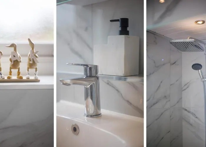 The Burton 3 Bedroom House Sleeps 6 York