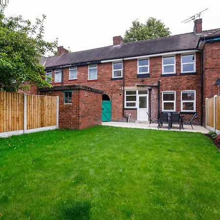 The Burton 3 Bedroom House Sleeps 6 * York