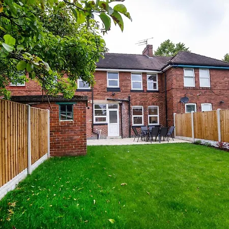 The Burton 3 Bedroom House Sleeps 6 Dom wakacyjny